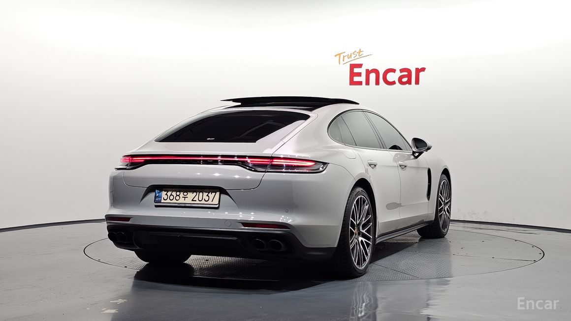 Porsche Panamera - фото 1