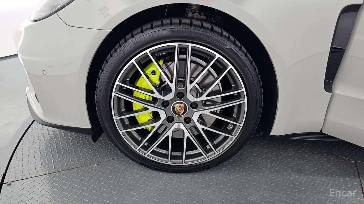 Porsche Panamera - фото 4