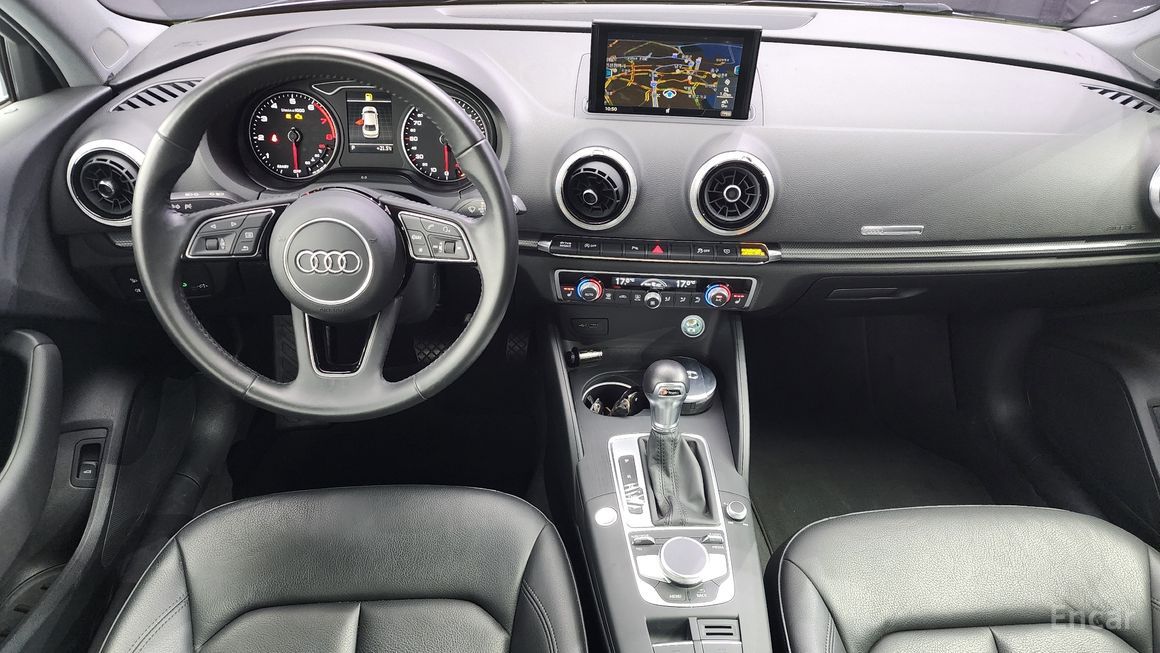 Audi A3 - фото 6