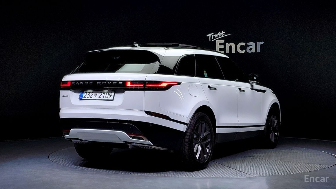 Land Rover Range Velar - фото 1