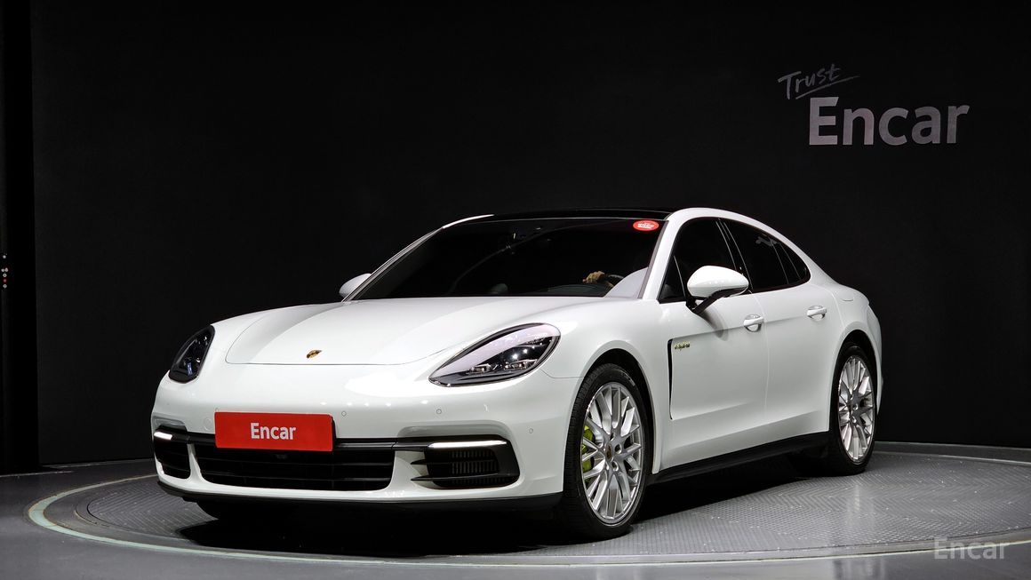 Porsche Panamera - фото 0