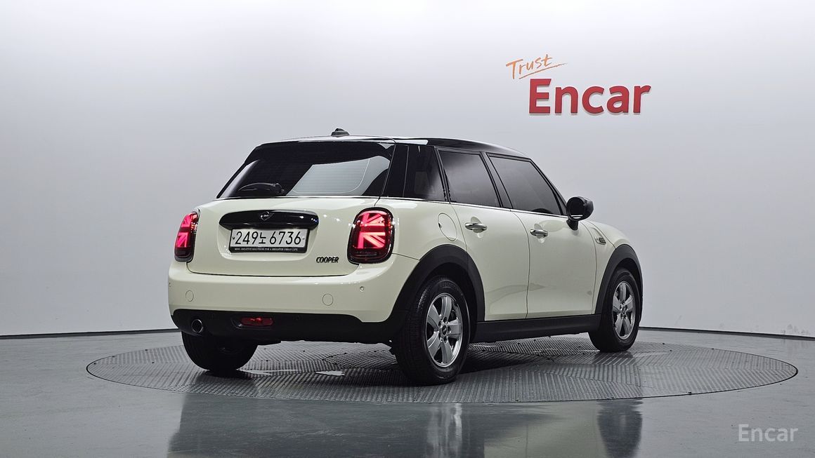 Mini Cooper - фото 1