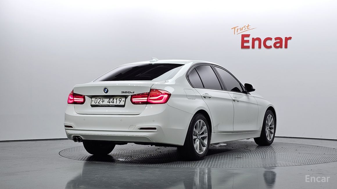 BMW 3 Series - фото 1