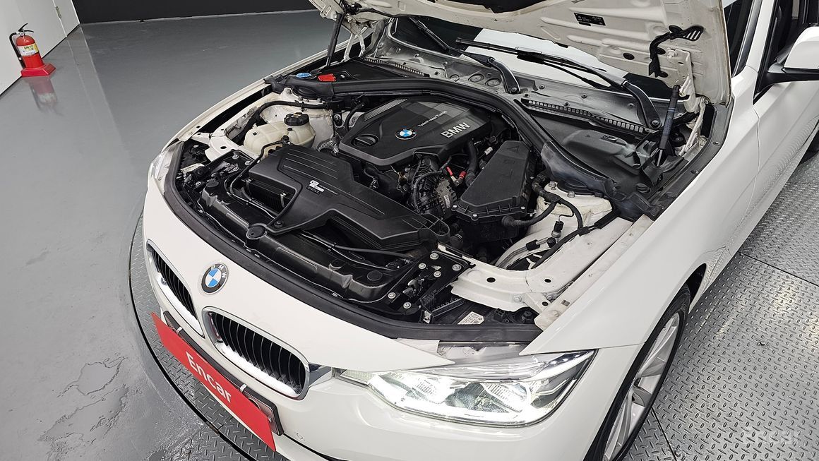 BMW 3 Series - фото 5