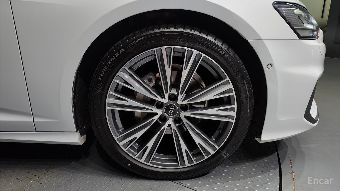 Audi A6 - фото 4
