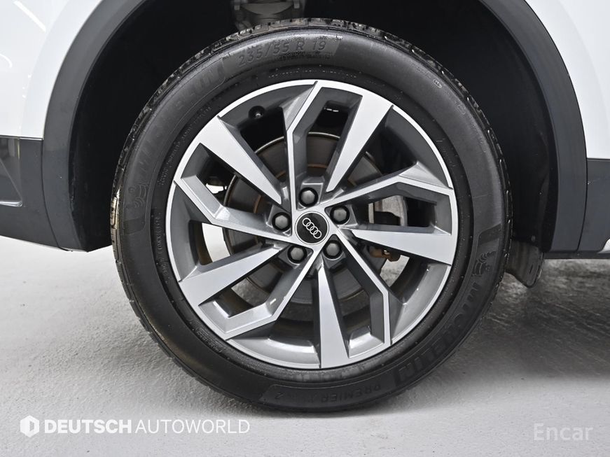 Audi Q5 - фото 4