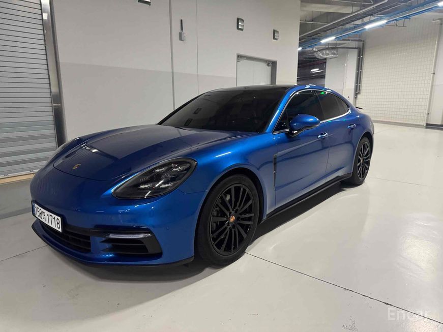 Porsche Panamera - фото 1