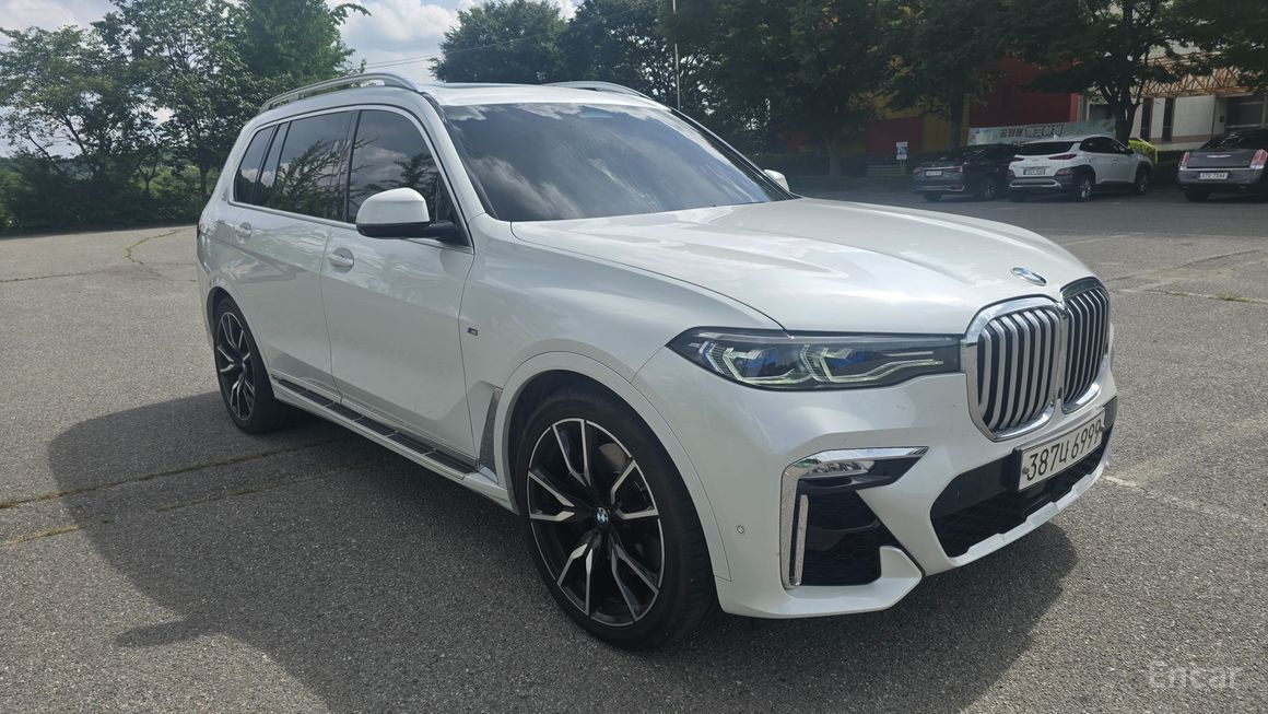 BMW X7 - фото 1