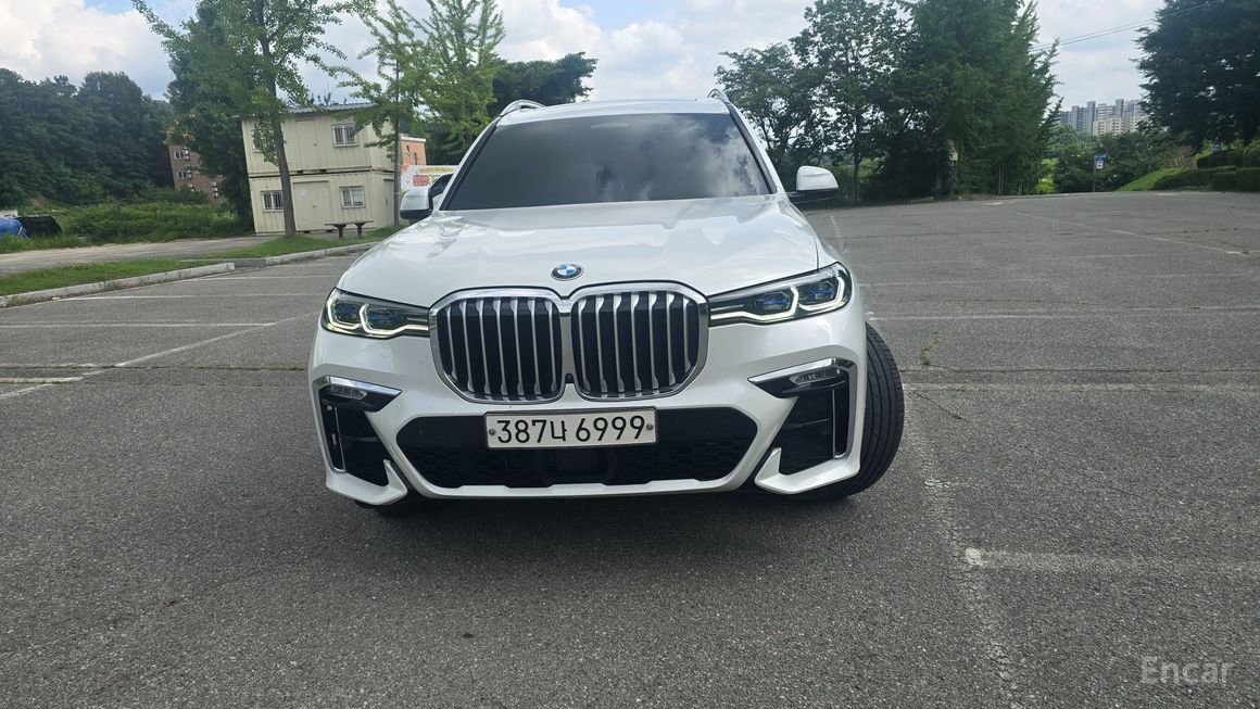 BMW X7 - фото 2