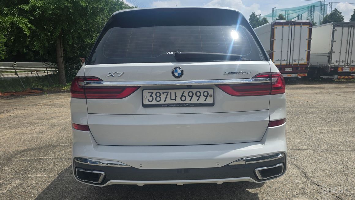 BMW X7 - фото 3