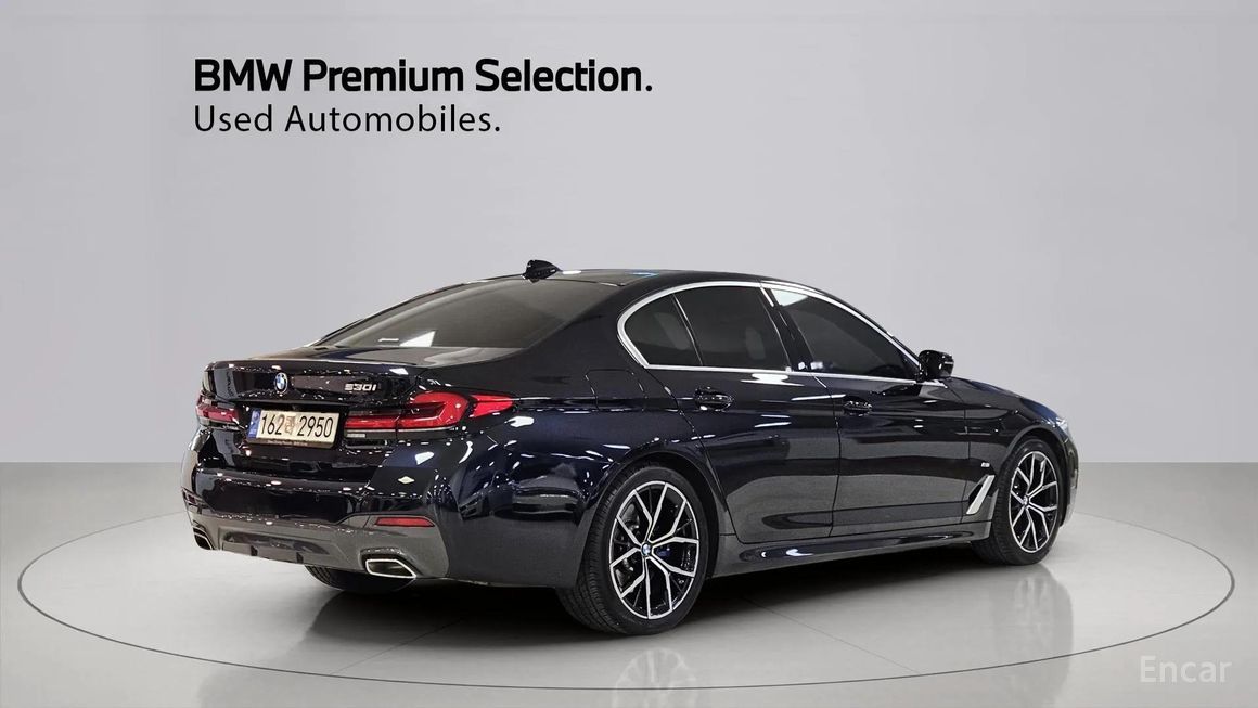 BMW 5 Series - фото 1
