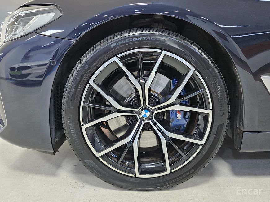 BMW 5 Series - фото 4