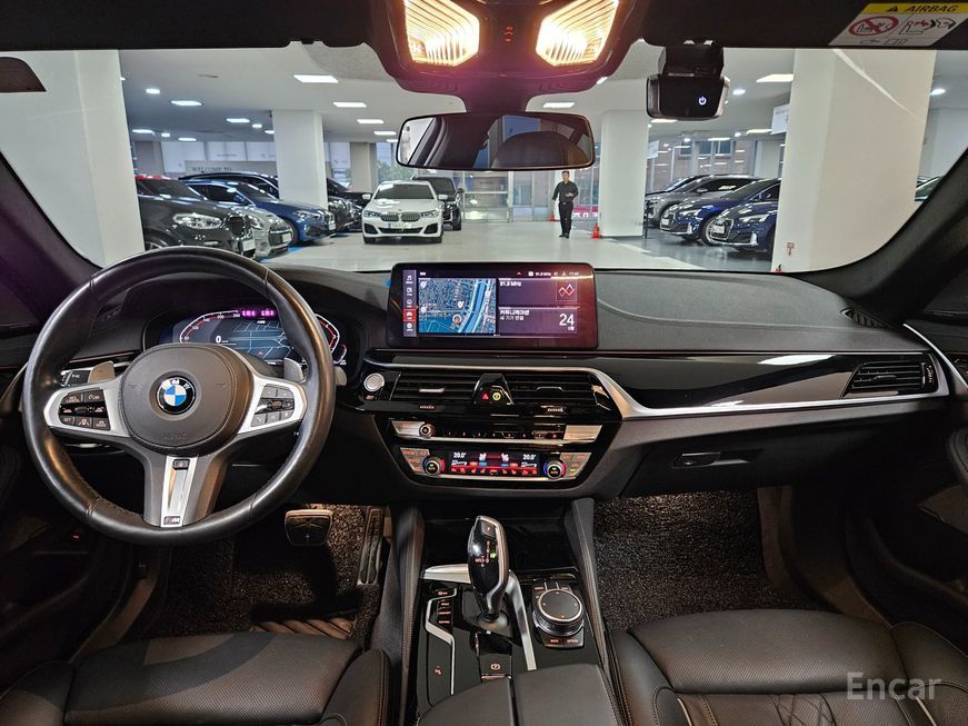 BMW 5 Series - фото 6
