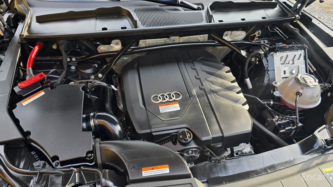 Audi Q5 - фото 5