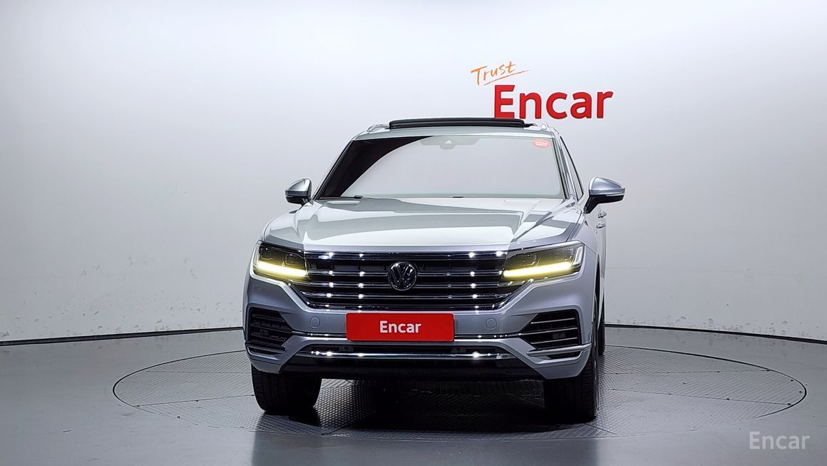 Volkswagen Touareg - фото 2