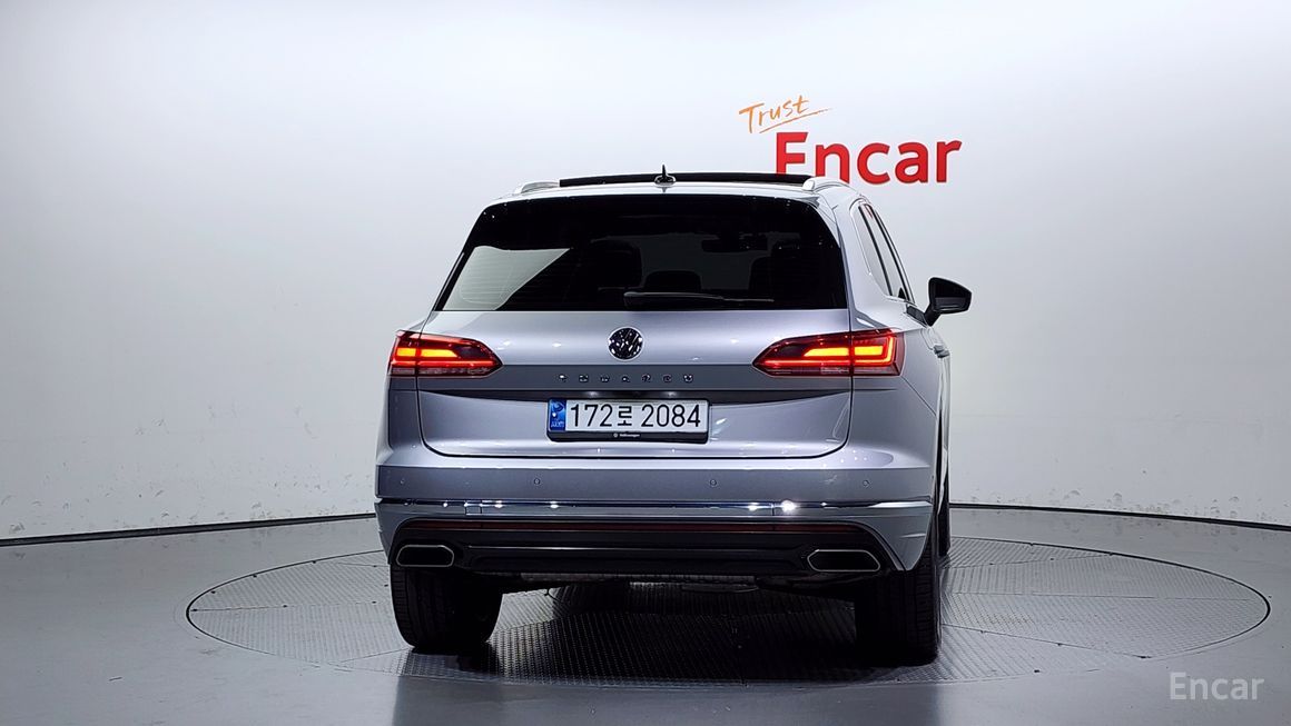 Volkswagen Touareg - фото 3