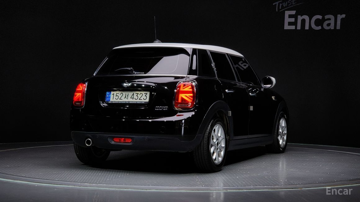 Mini Cooper - фото 1