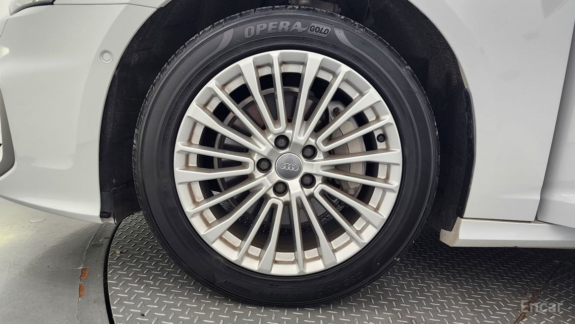 Audi A6 - фото 4