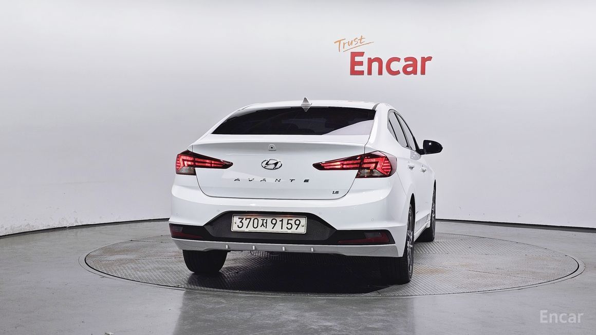 Hyundai Avante - фото 3