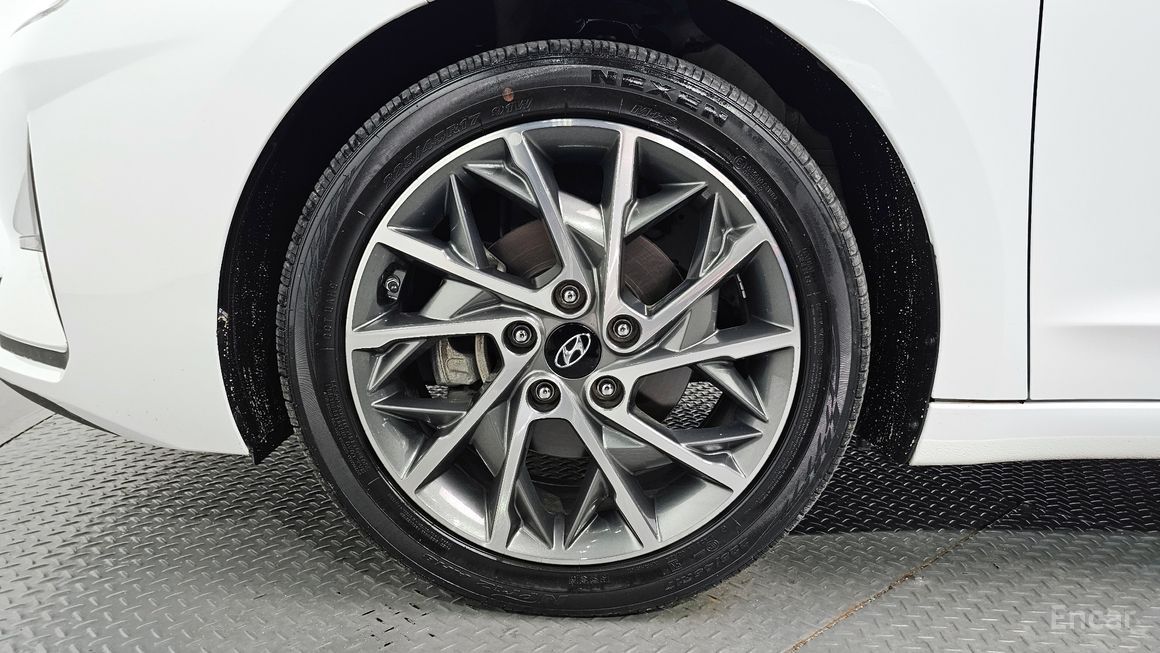 Hyundai Avante - фото 4