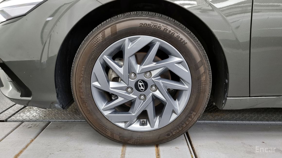 Hyundai Avante - фото 4