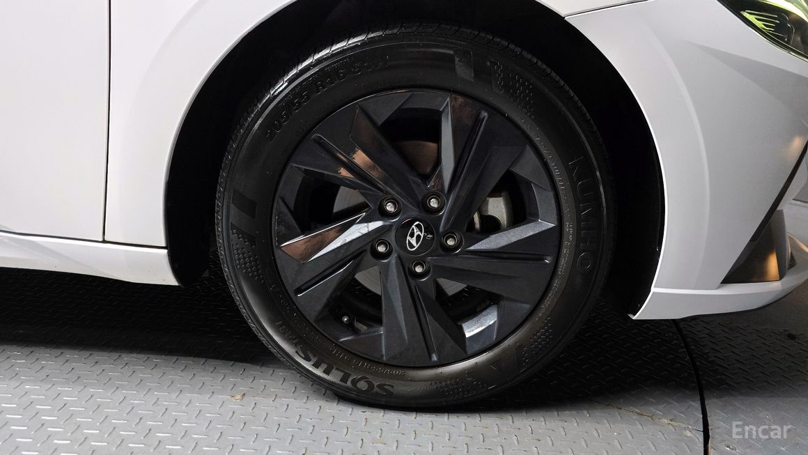 Hyundai Avante - фото 4