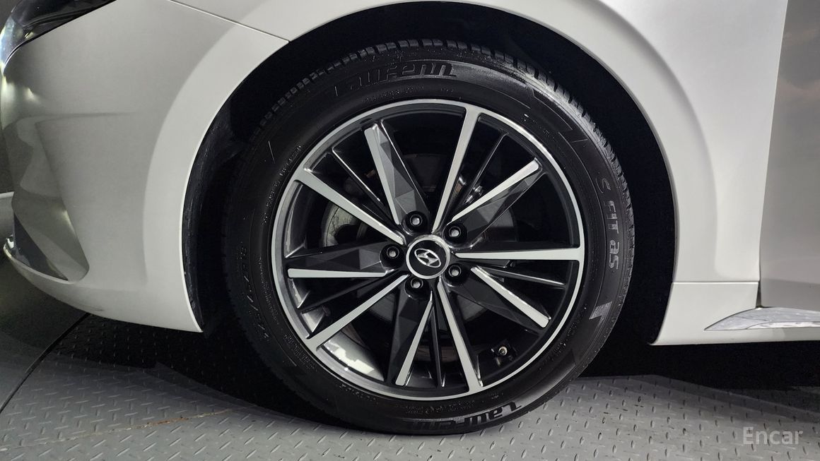 Hyundai Grandeur - фото 4