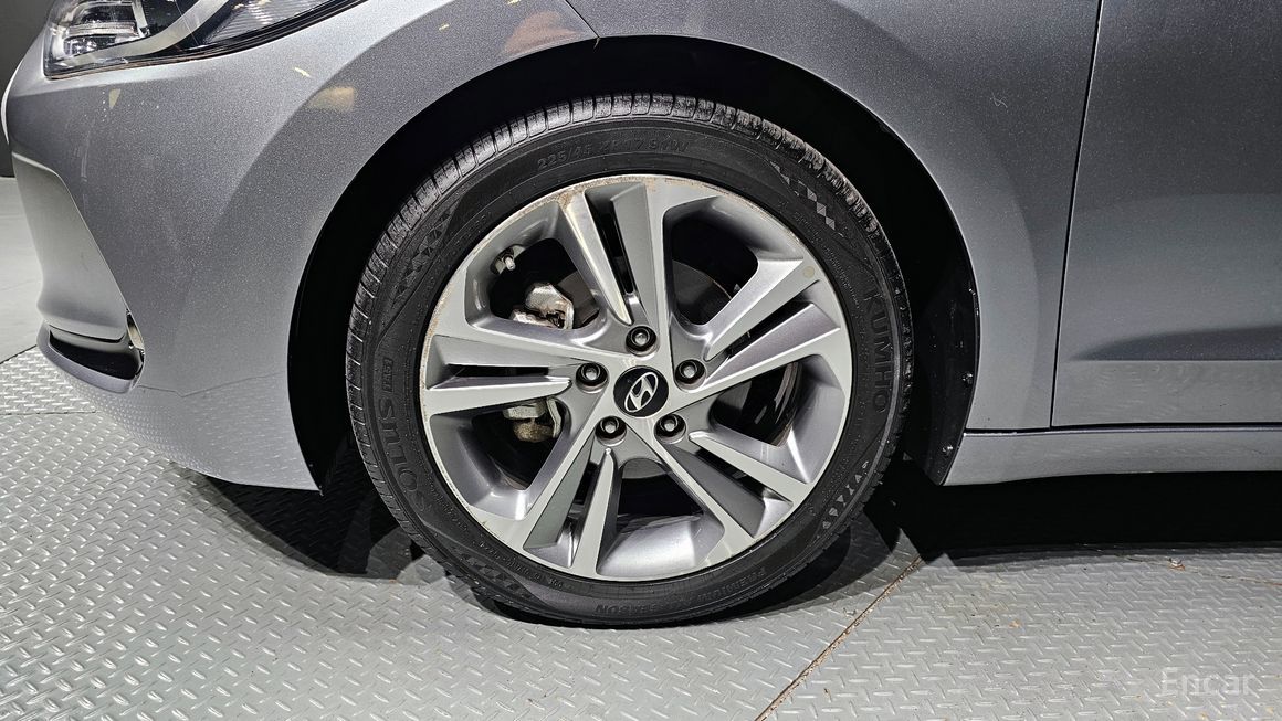 Hyundai Avante - фото 4