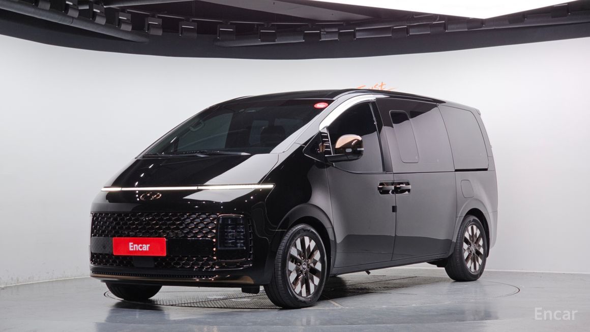 Hyundai Staria - фото 0