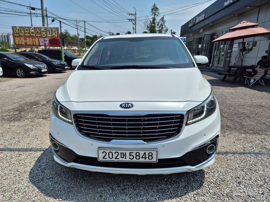 Kia Carnival - фото 0