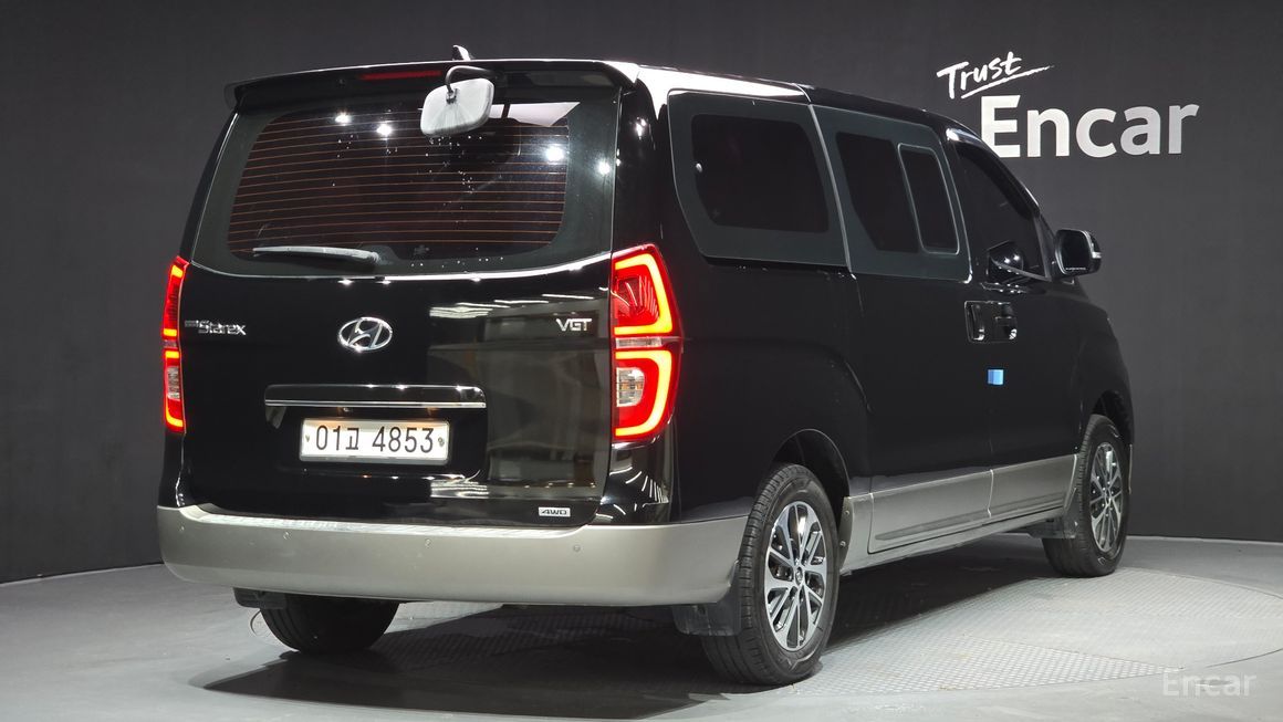 Hyundai Starex - фото 1