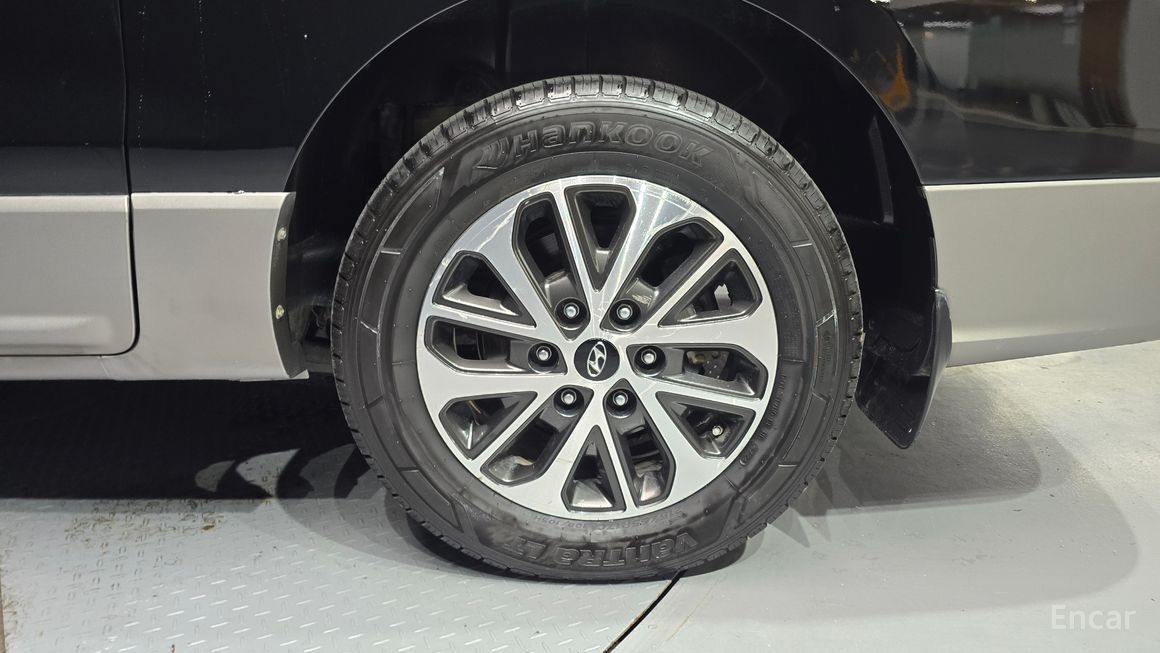 Hyundai Starex - фото 4
