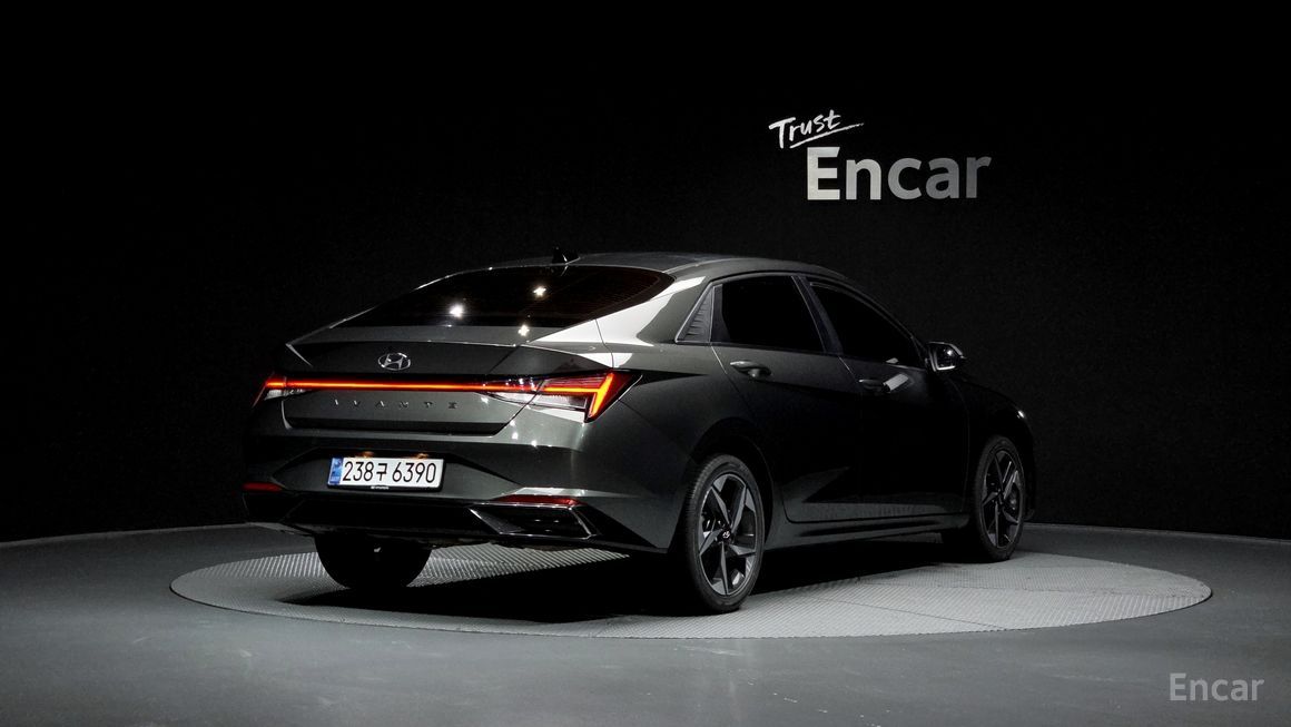 Hyundai Avante - фото 1