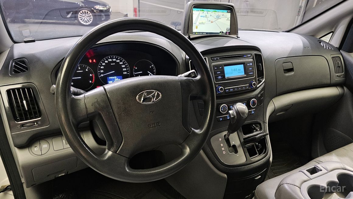 Hyundai Starex - фото 6