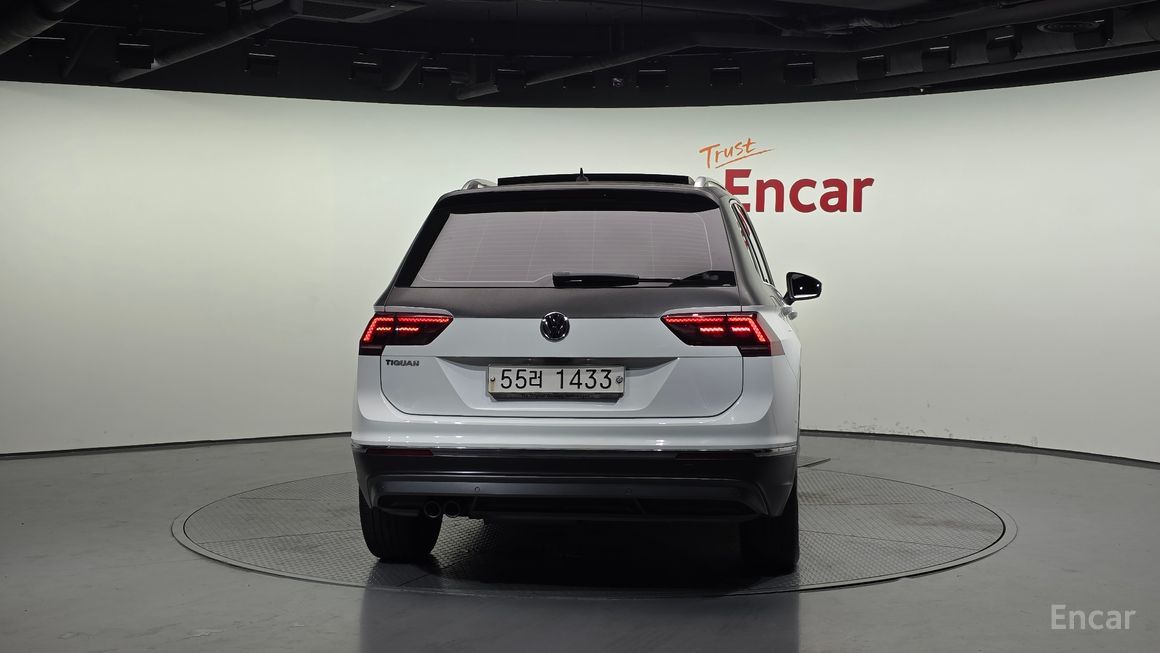 Volkswagen Tiguan - фото 3
