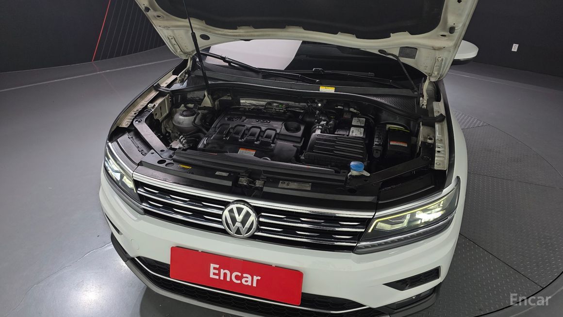 Volkswagen Tiguan - фото 5