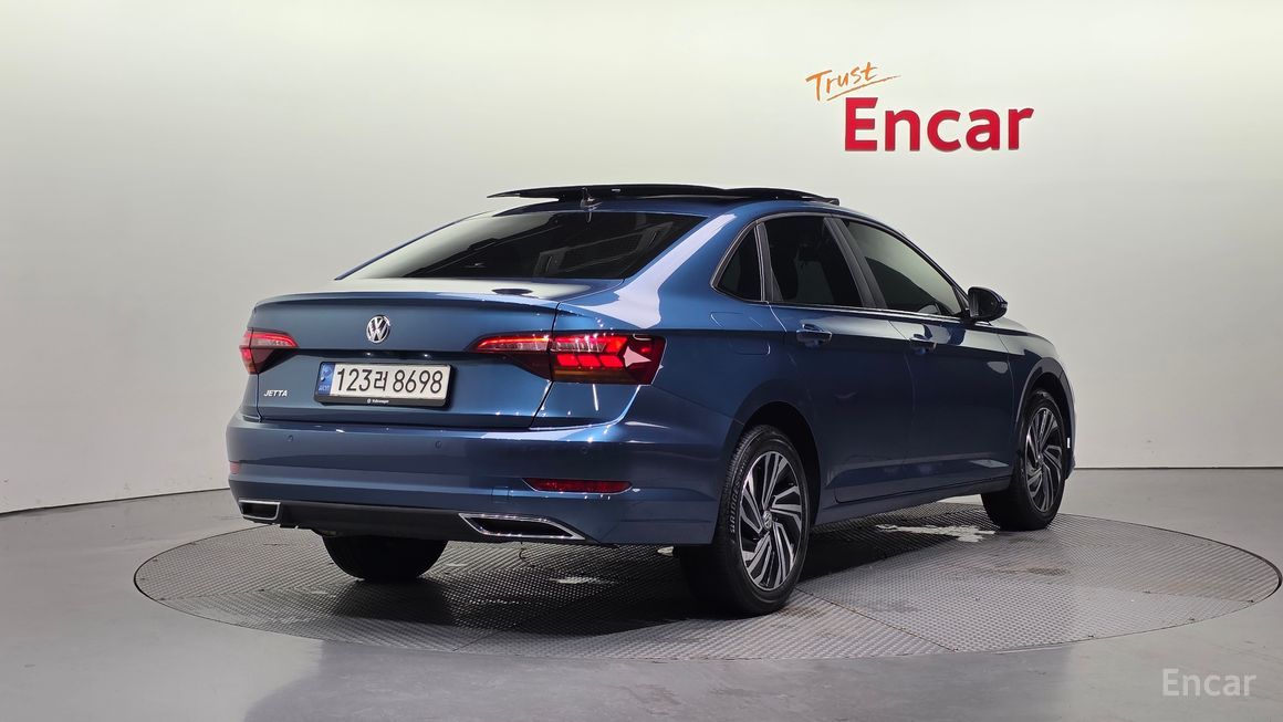Volkswagen Jetta - фото 1