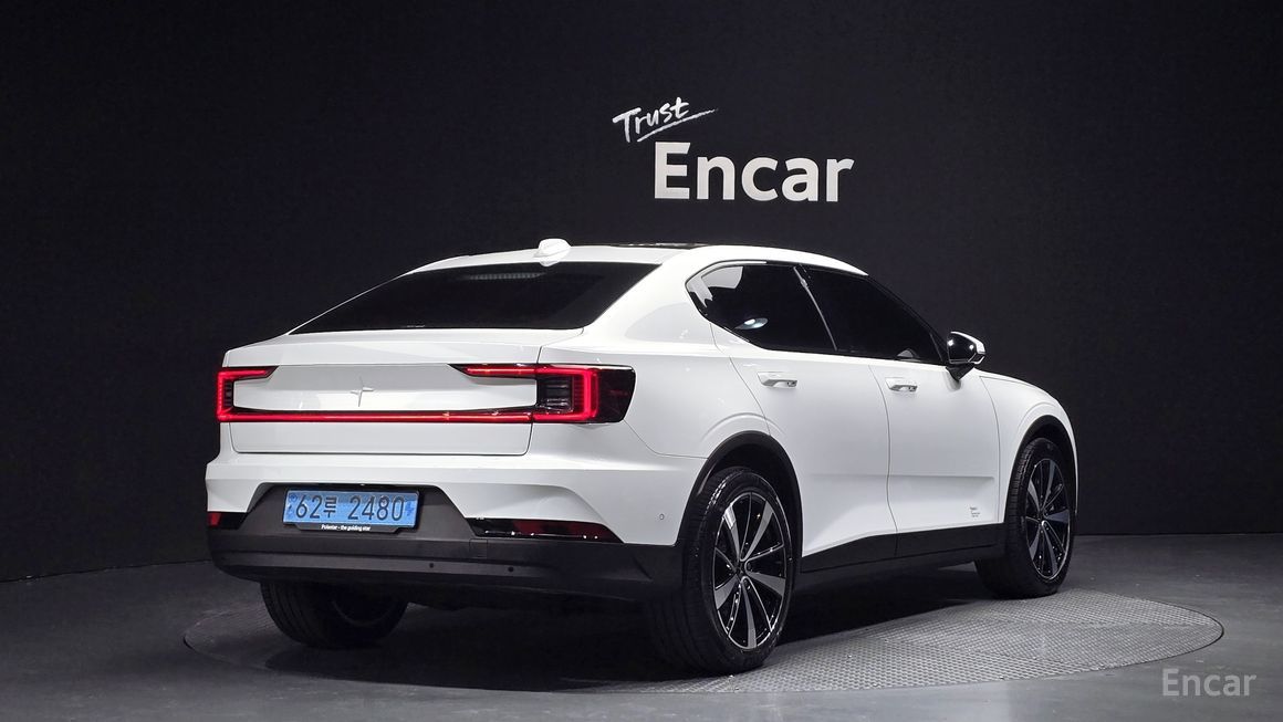Polestar 2 - фото 1