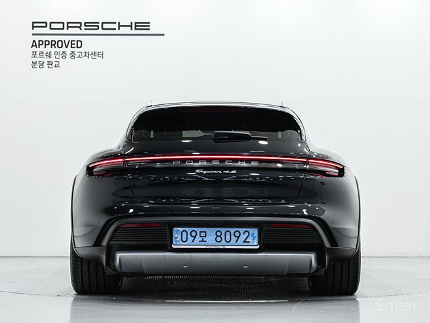 Porsche Taikan - фото 3