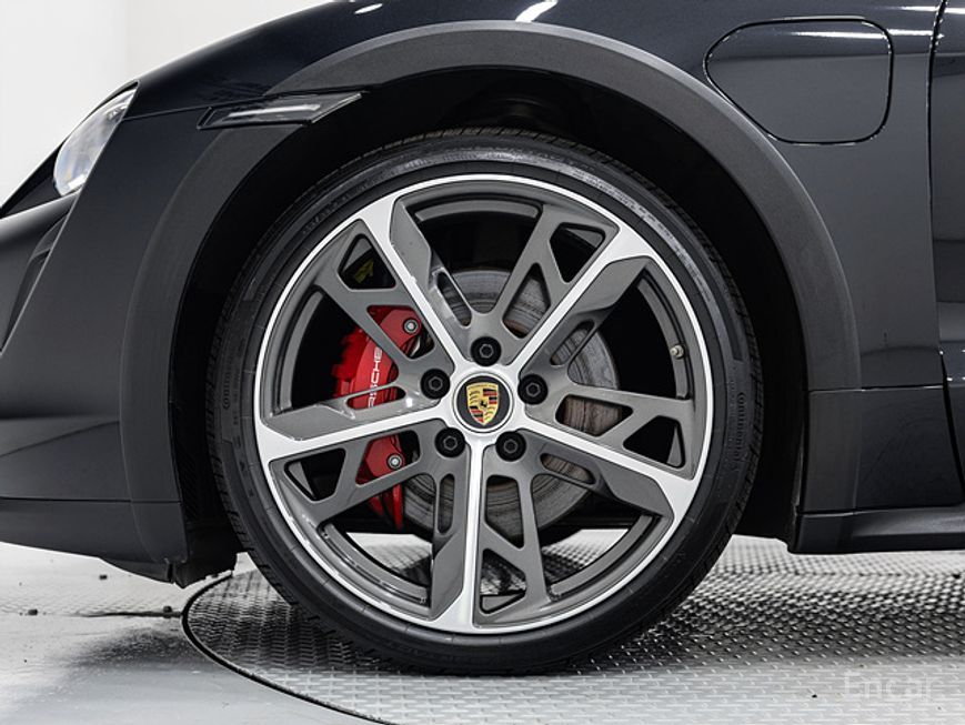 Porsche Taikan - фото 4