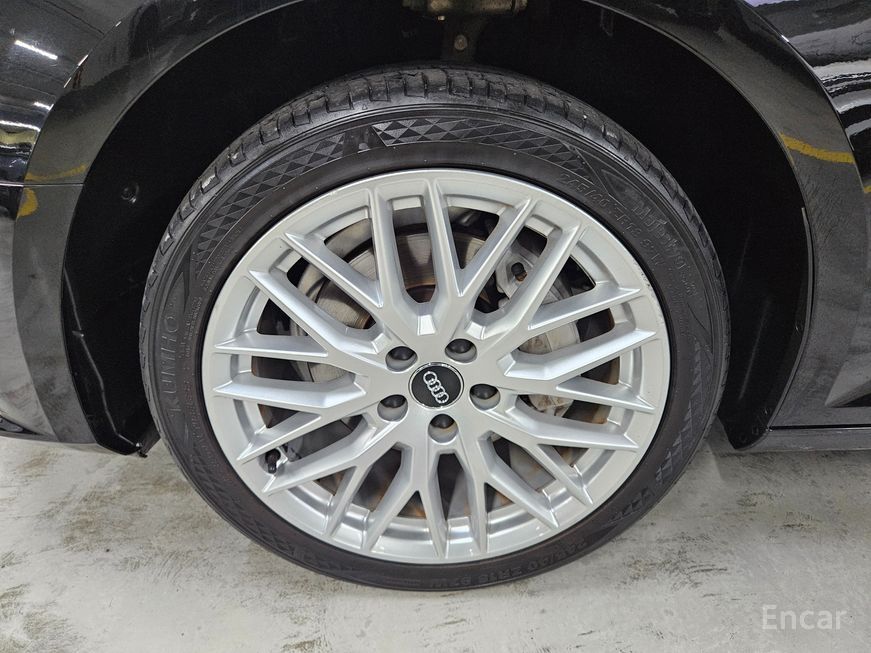 Audi A4 - фото 4