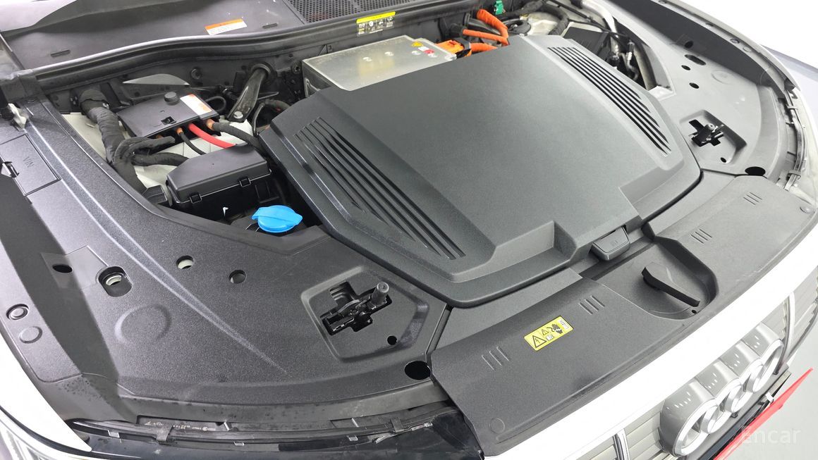 Audi e-Tron - фото 5