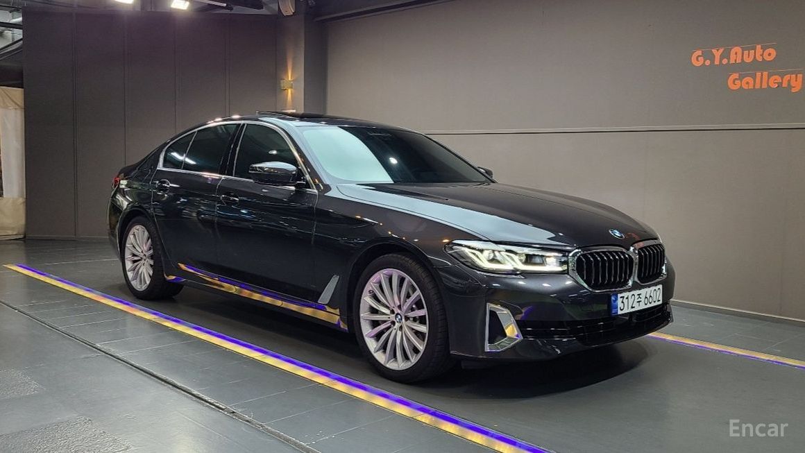 BMW 5 Series - фото 0