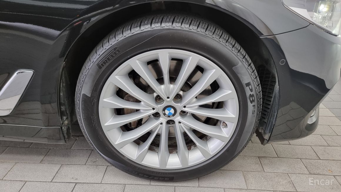 BMW 5 Series - фото 4