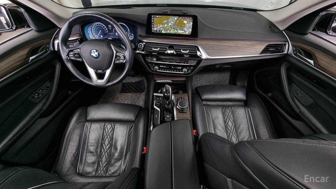 BMW 5 Series - фото 6