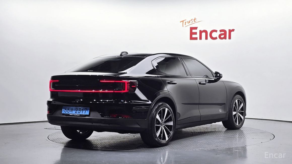 Polestar 2 - фото 1