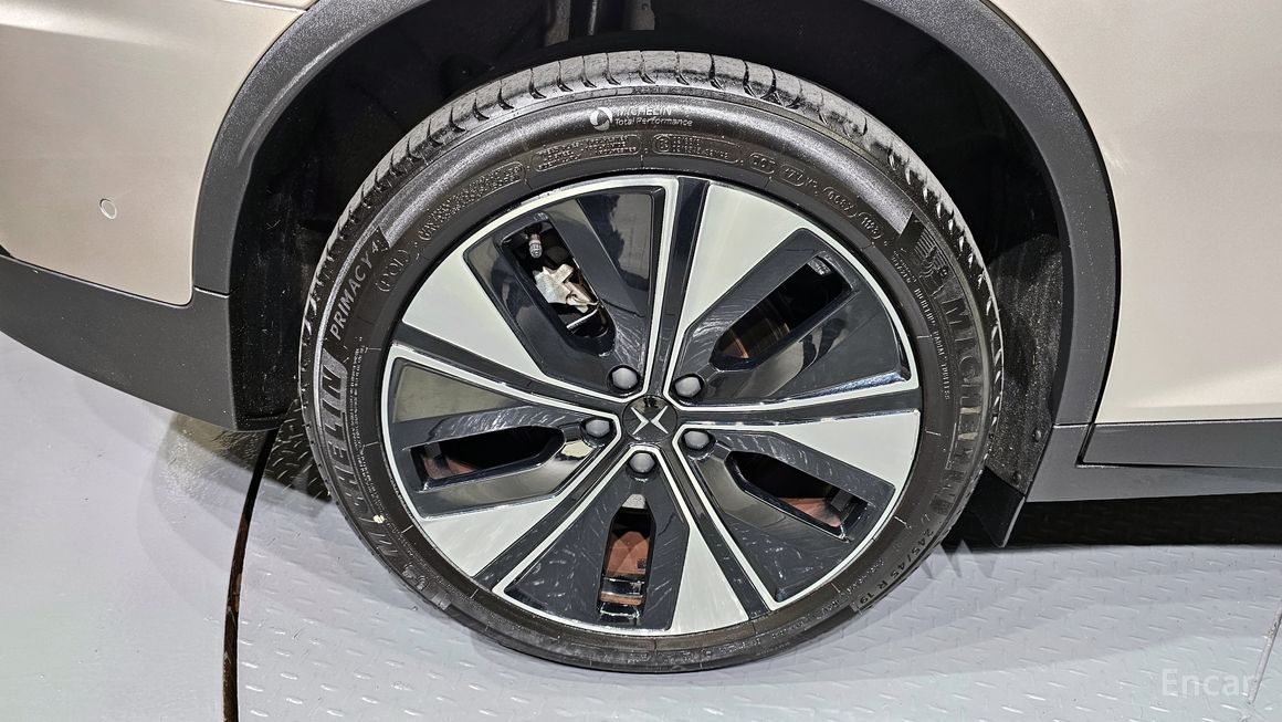 Polestar 2 - фото 4