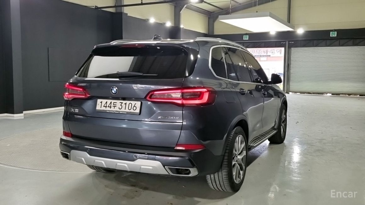 BMW X5 - фото 1