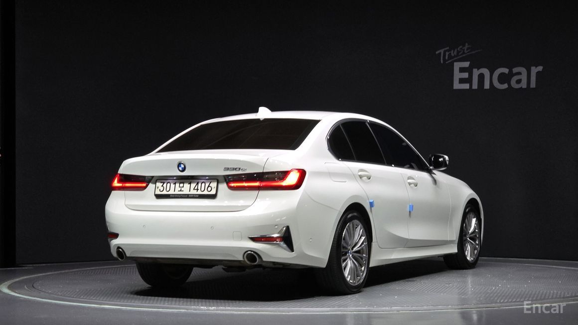 BMW 3 Series - фото 1