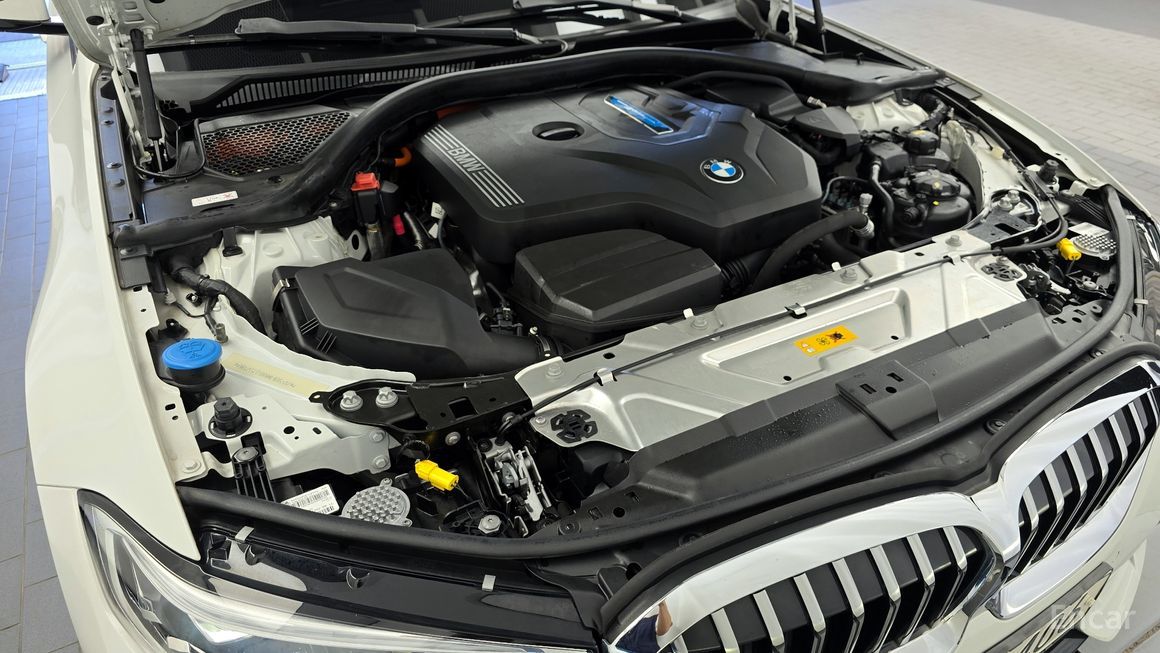 BMW 3 Series - фото 5